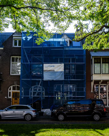 Detail afwerking snijvoeg in metselwerk bij conserveren gevel in Rotterdam door Hydro Groep