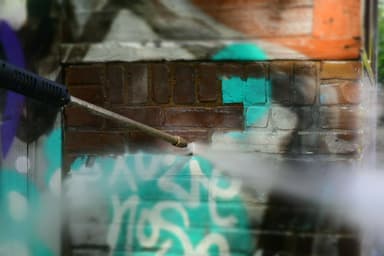 Graffiti Verwijderen en Anti-Graffiti Systemen – HydroGroep