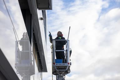 Reiniging van Gevelbeplating – HydroGroep