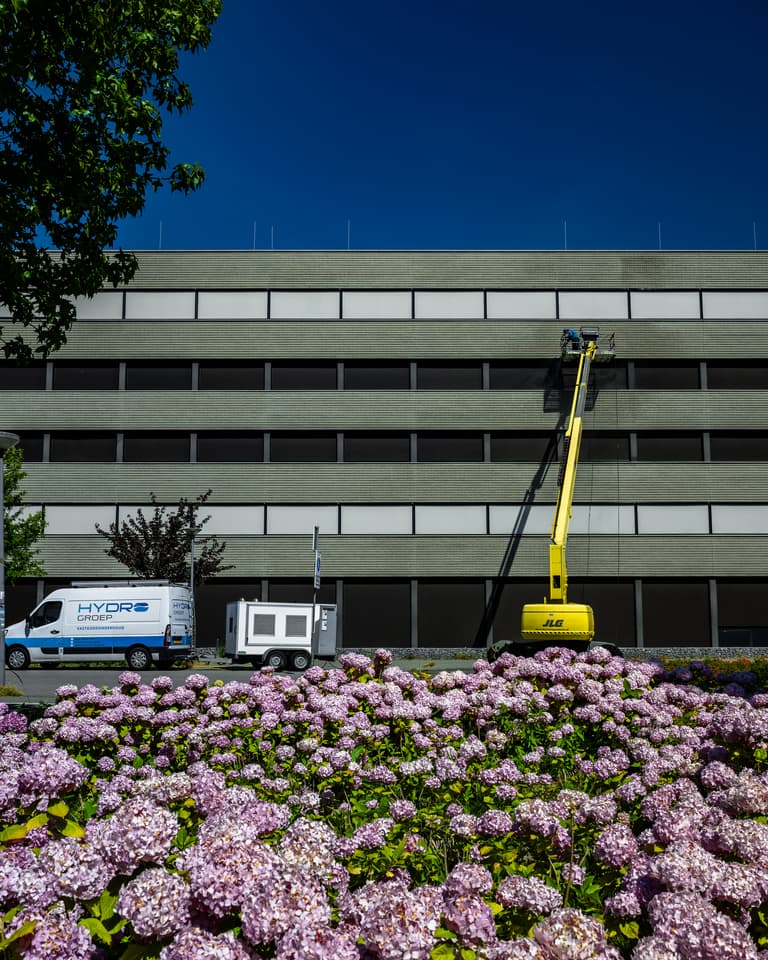 Overzicht schoolgebouw Driestar Wartburg voor reiniging in Rotterdam door Hydro Groep